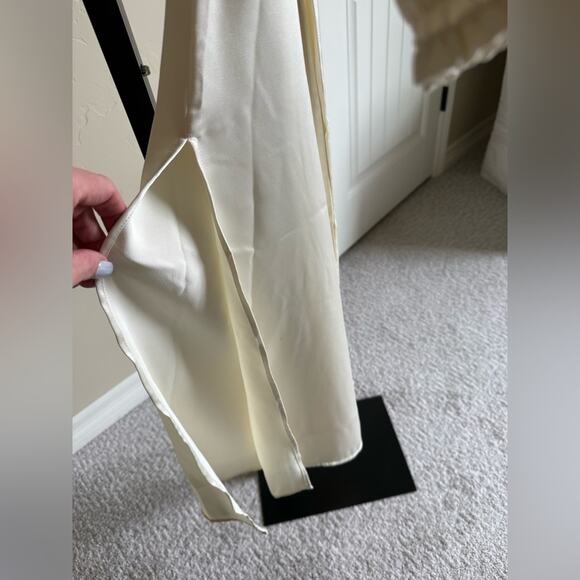 WeWoreWhat Move Me Off the Shoulder Silky Maxi IVORY small - Picture 5 of 6